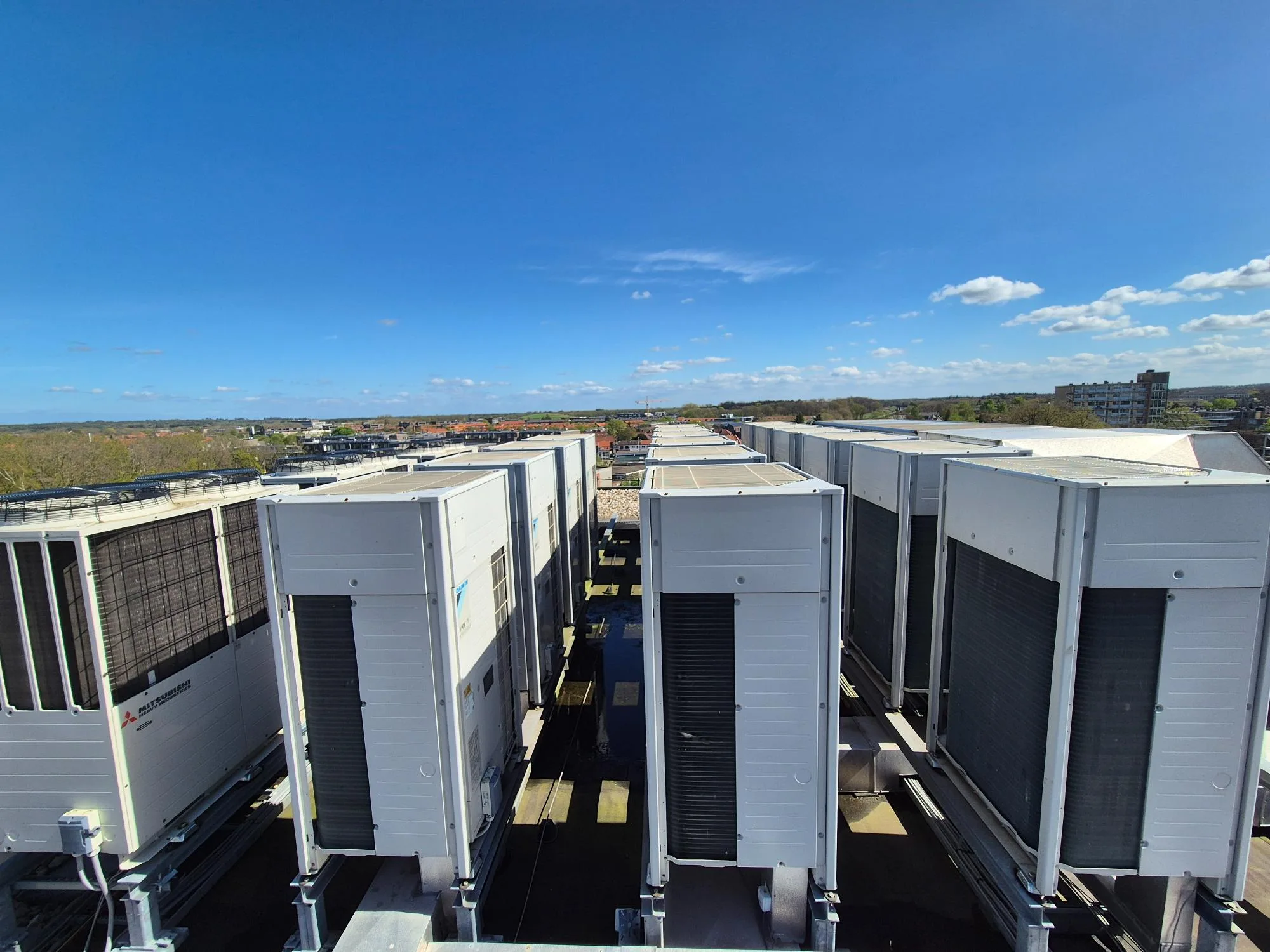 VRF installatie kantoor Devo Techniek: Allround installatiebedrijf Hoofddorp